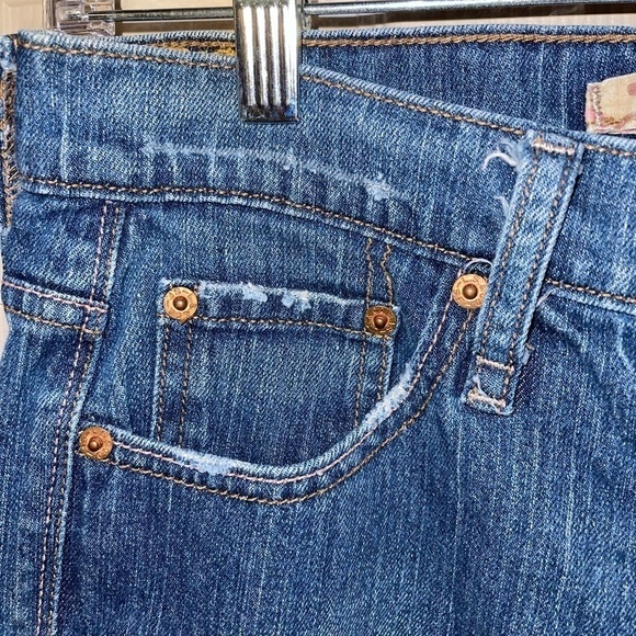Levi’s 515 Capri With Cuffed Hem - Picture 6 of 12